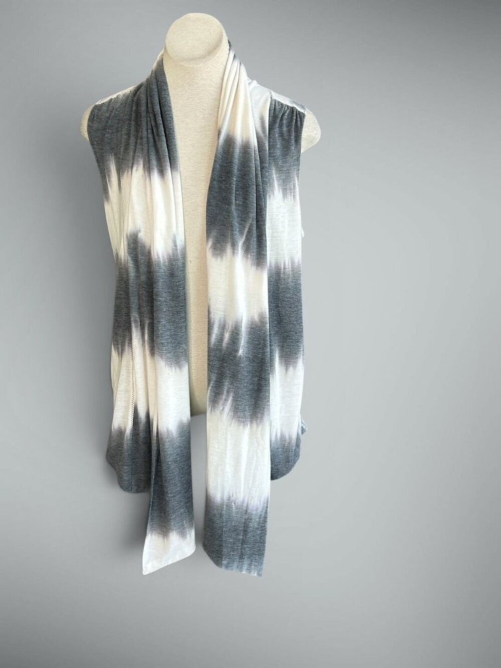LinQ Boutique Gray White Tie Dye Lagenlook Open Drape Sleeveless Vest Size M